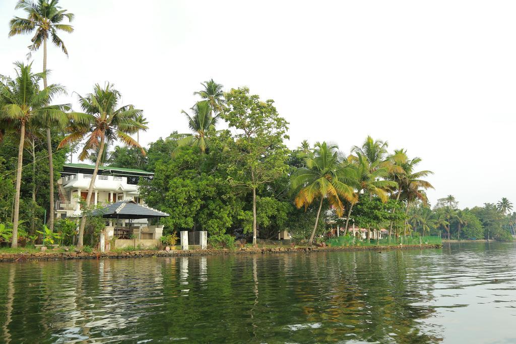 Orchid Lake View Homestay Alappuzha Buitenkant foto