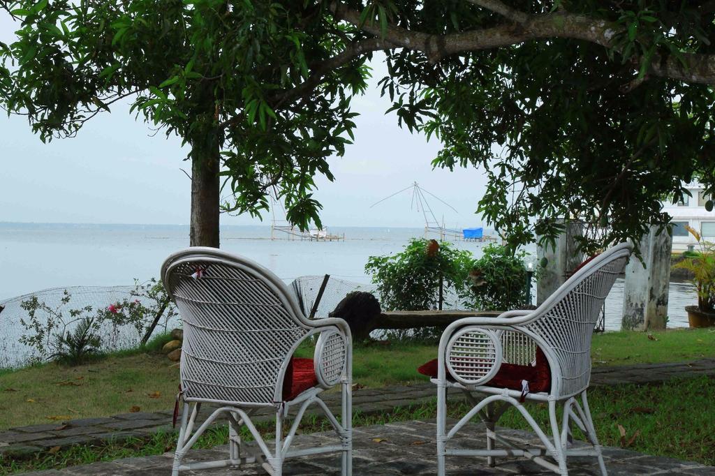 Orchid Lake View Homestay Alappuzha Buitenkant foto