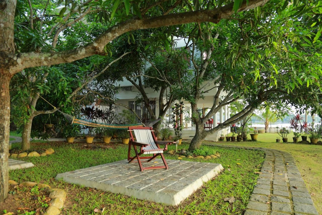 Orchid Lake View Homestay Alappuzha Buitenkant foto