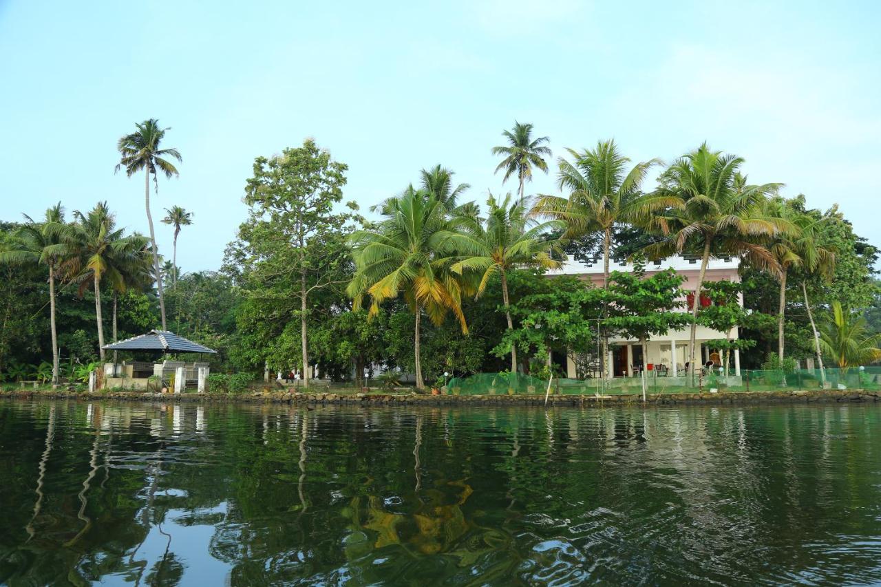 Orchid Lake View Homestay Alappuzha Buitenkant foto